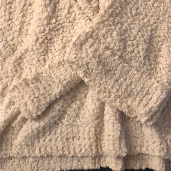 COZY SOFT POPCORN SWEATER - Picture 15 of 16